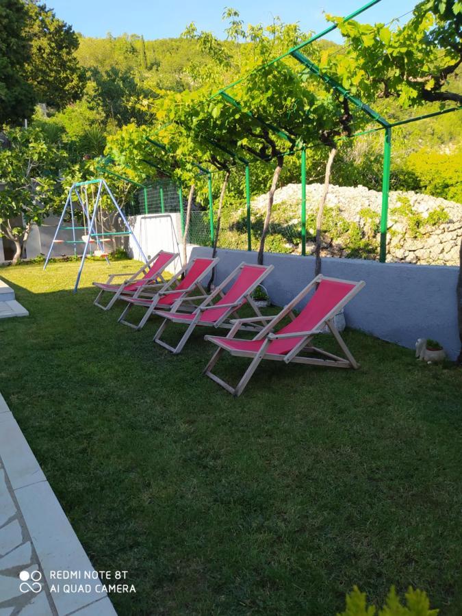 Holiday Home Zezevica - Heated Pool Sestanovac ภายนอก รูปภาพ