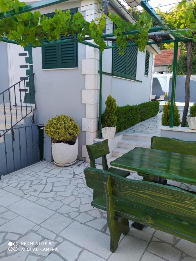 Holiday Home Zezevica - Heated Pool Sestanovac ภายนอก รูปภาพ