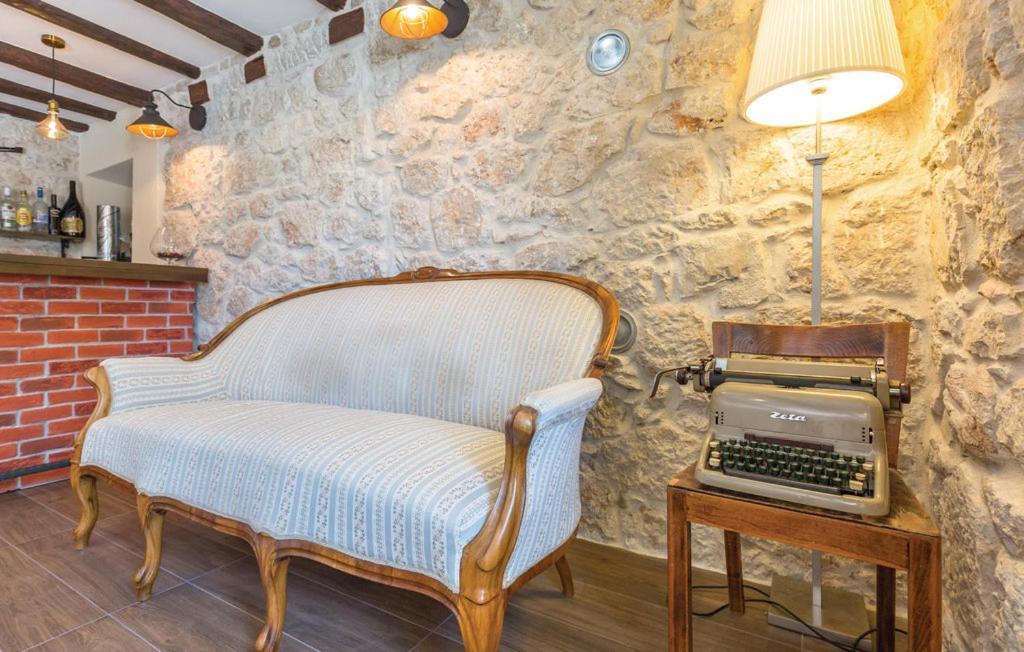 Holiday Home Zezevica - Heated Pool Sestanovac ภายนอก รูปภาพ