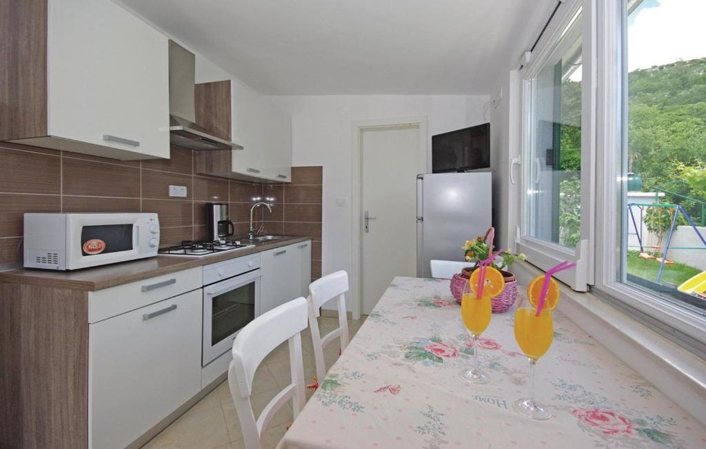 Holiday Home Zezevica - Heated Pool Sestanovac ภายนอก รูปภาพ